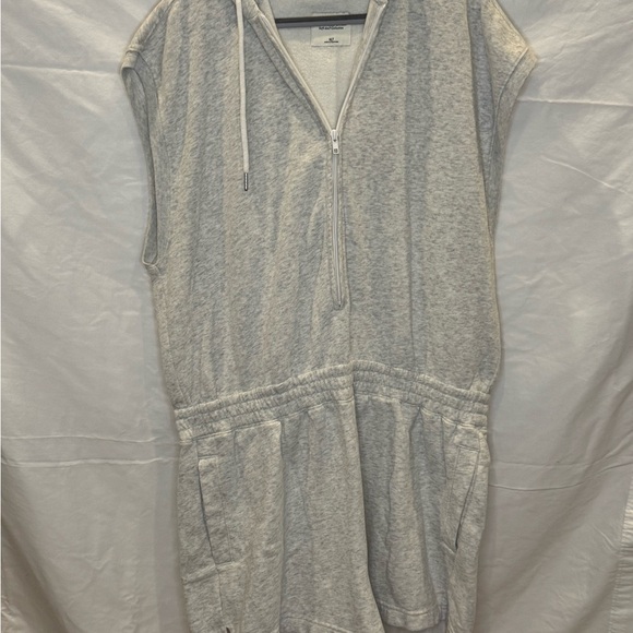 Abercrombie & Fitch Soft Gray Zip-Up romper - Picture 2 of 5